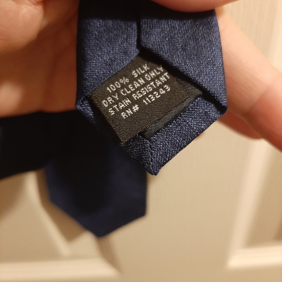 Silk Dark Blue Skinny Tie - Picture 3 of 3